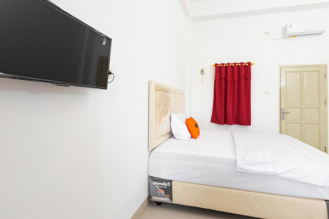 Hotel Reddoorz @ Losari Area 2